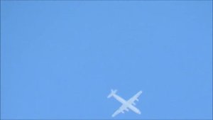 Пролетел самолёт Ил-18Д почти на восьмикилометровой высоте