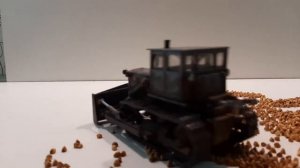 RC модель трактора Т-100 в масштабе 1:43