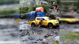 Экстремальный переход реки по бездорожью Ford Ranger Toyota Hilux Mitsubishi Triton 4x4