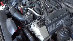 BMW e38 v8 735 i 2001 start up