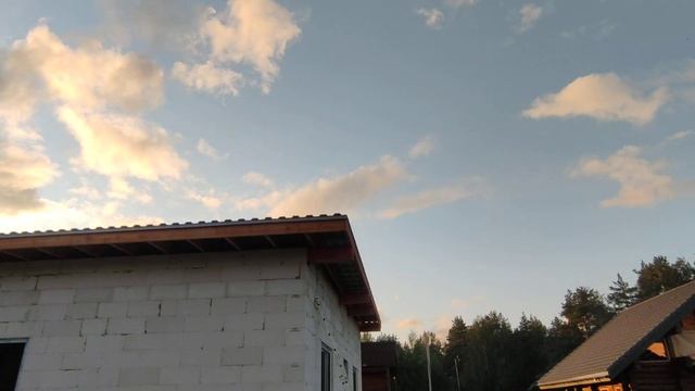 Стройка НД-112. Плоская кровля по деревянным балкам. Перегородки из силикатный блоков. смотреть онлайн