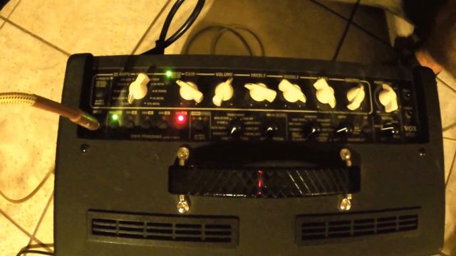 Epiphone Traditional Pro with Vox Valvetronix VT20+ смотреть онлайн