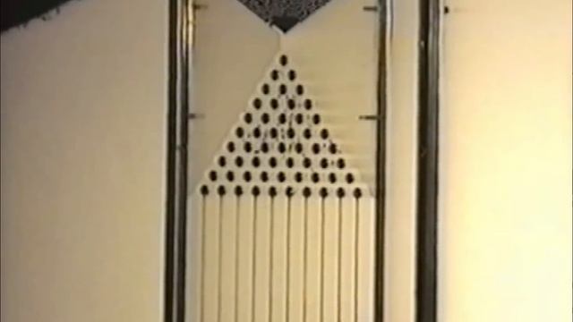 Нормальное распределение. Доска Гальтона