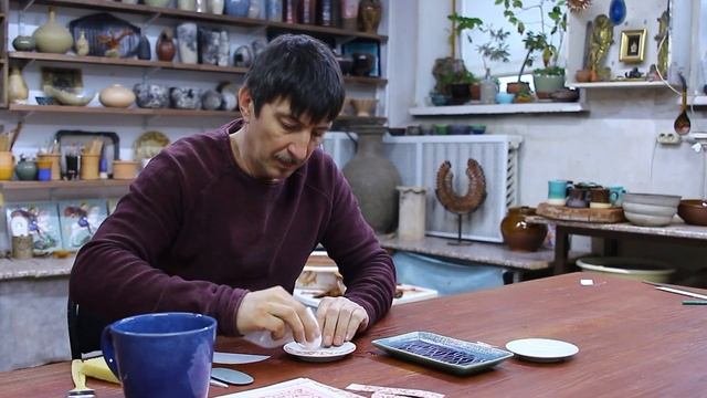 Золотая надглазурная деколь. Нанесение деколи на изделие.
