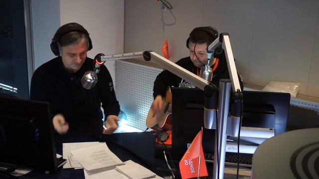 Народное радио (“Энгри Бардс”) - Про День рождения смотреть онлайн