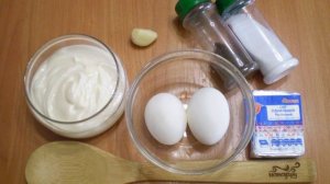 Салат из плавленного сыра с яйцом