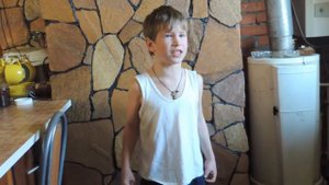 МАЛЬЧИК ПОЕТ ВЫСОЦКОГО