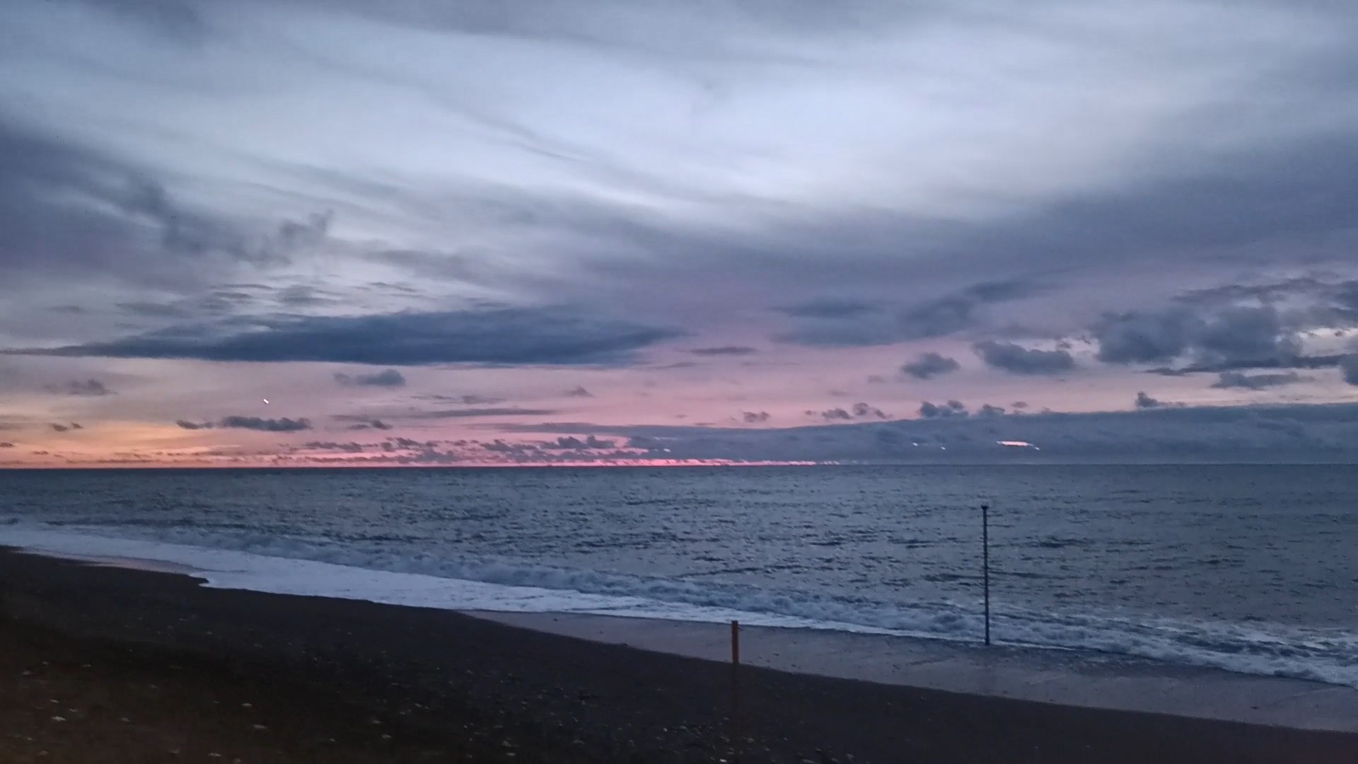 Веб камера море адлер сейчас. Пляж огонек 2 Адлер. Адлер море декабрь вечер. Адлер пляж Южный 2 веб камера. Пляж огонек Адлер фото.