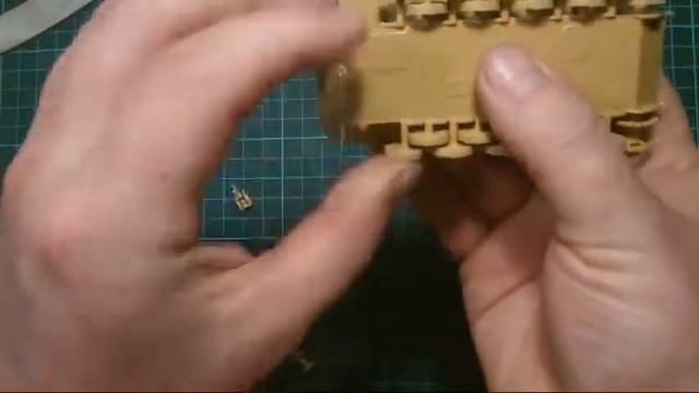 Сборка Ягдтигра от МоделистаИтальери в 72 масштабе смотреть онлайн