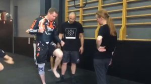 Fight-zone.pro представляет "Техника единоборств" Защиты от Лоу кик 2