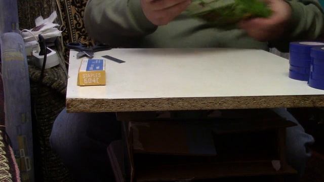 посылка из Китая.в комплекте(тапинер,скобы и лента) смотреть онлайн