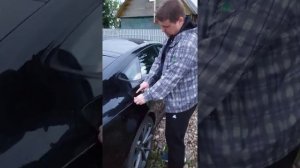 Открываем лючок бензобака на Ауди А7/А6