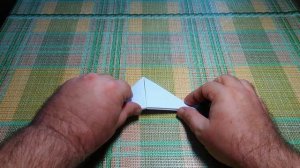 Как сделать бумажный кораблик.