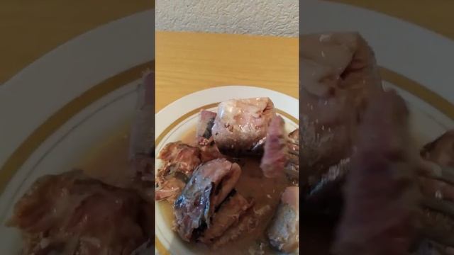 консервы из Светофора , скумбрия дальневосточная с добавлением масла . смотреть онлайн