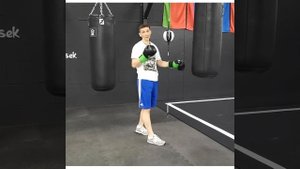 Одна из фатальных ошибок в боевой стойке. Урок бокса с Лилией Дурневой.