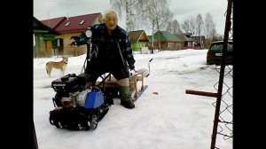 Приделал  лыжи к мотособачке "Белка" и престал падать