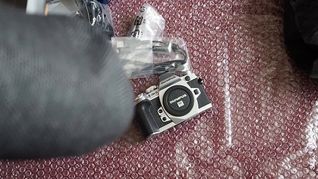 Распаковка Olympus Om-d e-M1 Mark I смотреть онлайн