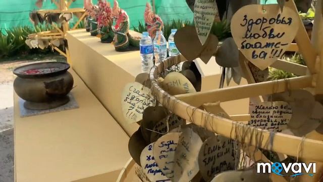 Храм Будды на Пхукете, обезьяна обрыгалась, монахи и рынок. смотреть онлайн