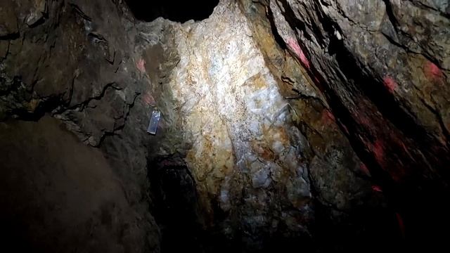 My New Secret Gold Mine: Mining Underground for Gold! смотреть онлайн