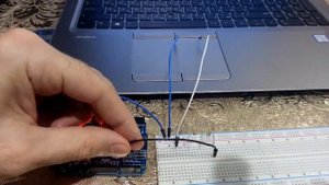 Цифровой вольтметр на Arduino. Делитель напряжения. Сглаживание пульсации напряжения.