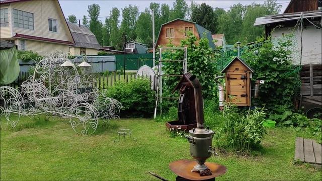 Самовар.Русский самовар на даче.