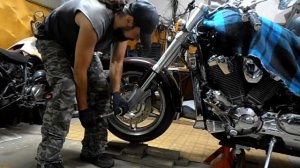 1 Honda VTX 1800 - REMOVAL: Front Wheel & Fork / Steering Stem