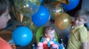 Как надо правильно задувать свечку на день рождения😀😂😀