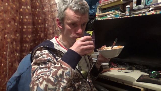 обжор мукбанг макароны с тущёнкой и с kfc плечики и грудка и чай с лимоном смотреть онлайн