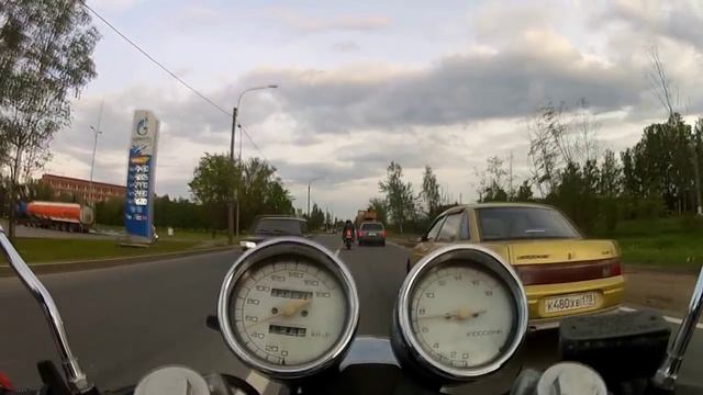 На Suzuki Bandit 400 1993 года. Без музыки. смотреть онлайн