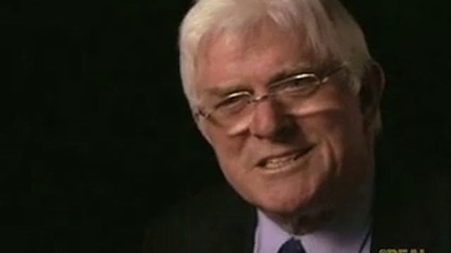Phil Donahue: On TheREALnews Pt.2 смотреть онлайн