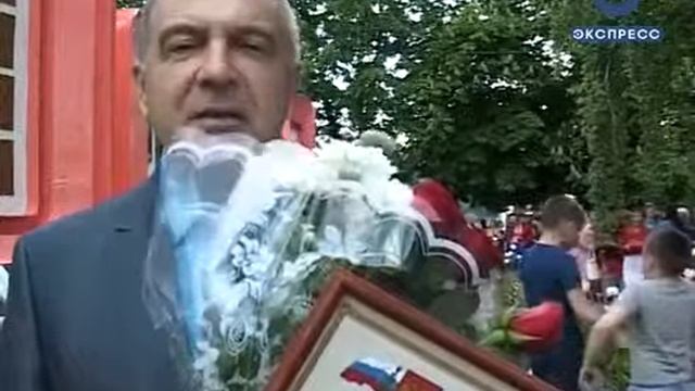 В Кузнецке открыли обновленную Доску почета смотреть онлайн