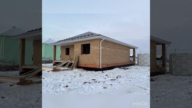 Строительство одноэтажного дома 88кв . м.  и террасы 40кв . м.  из керамических блоков, утеплителя
