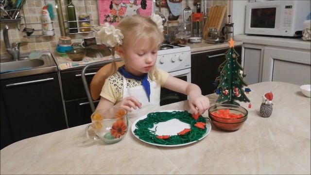 Новогоднее блюдо "Рождественский венок"