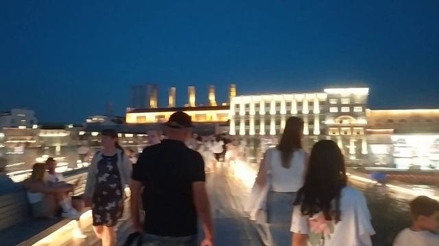 Зарядье вечером