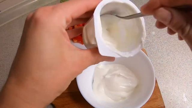 САЛАТ С ГОВЯДИНОЙ, ШАМПИНЬОНАМИ И ЧЕСНОЧНЫМ СОУСОМ смотреть онлайн