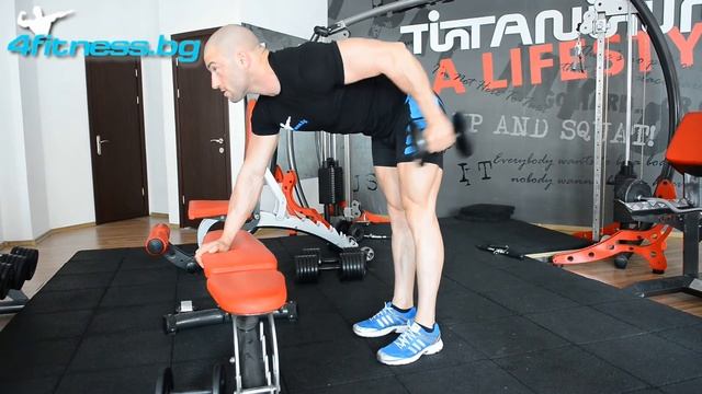 Кикбек разгъване с дъмбел от стоеж Dumbbell Kickback