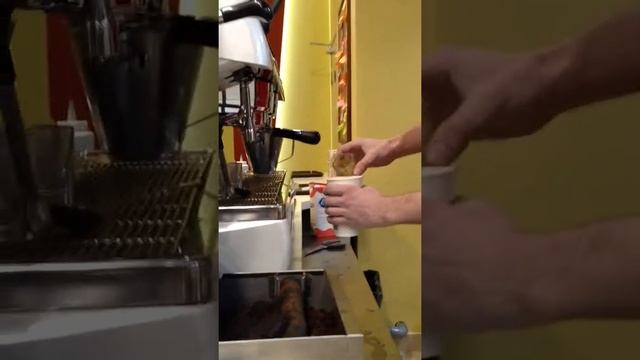 Как готовят кофе в Krispy Kreme смотреть онлайн