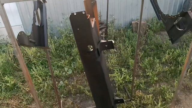 ВАЗ-21214 Нива 3D. Часть-12. Замена рамки радиатора "телевизора" и переднего фартука. смотреть онлайн