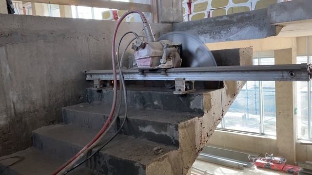 Алмазная резка бетона стенорезной дисковой пилой (машиной) Hilti DS TS 20-E