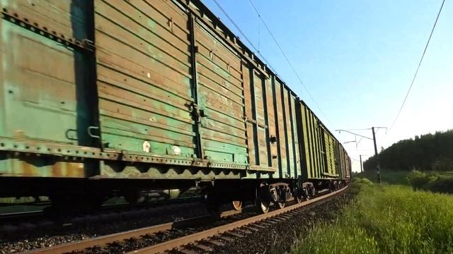 ВЛ10У-430 с грузовым поездом с багажными вагонами смотреть онлайн