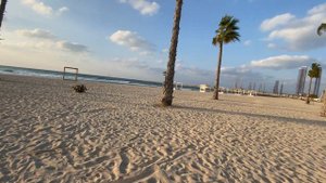 #Dubai Scenic walk: Nikki Beach Club, Nikki Beach Villas and Nikki Beach Hotel on Nikki Beach Dubai