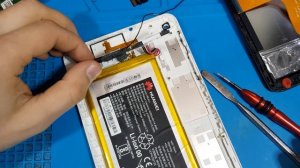 КАК РАЗОБРАТЬ HUAWEI MEDIAPAD T2 BGO DL09/РАЗБОРКА HUAWEI MEDIAPAD T2 BGO DL09