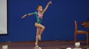 гимнастический номер в 22 школе 1 класс