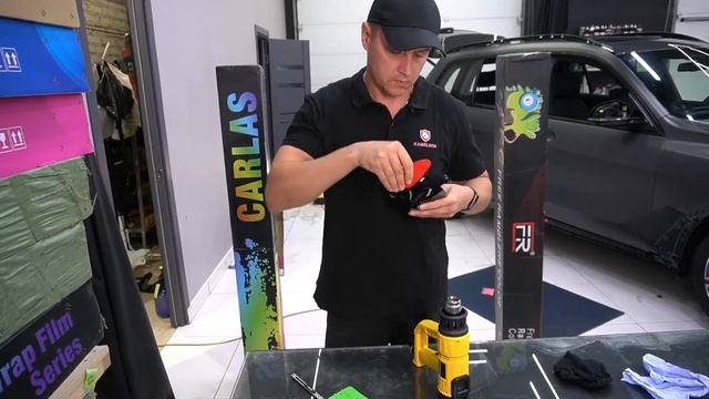 Чёрный глянец винил Carlas
