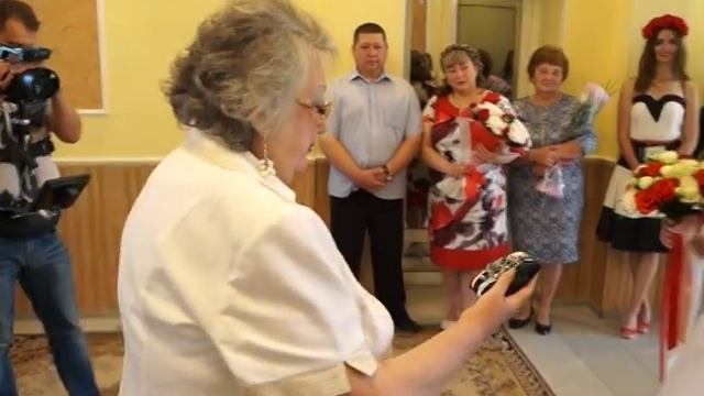 25 пар связали себя узами брака в особый праздник - День любви, семьи и верности! смотреть онлайн