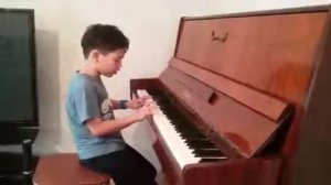 "На горе стоял казак" на пианино