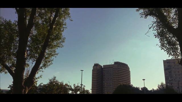 Парк Садовники//Ностальгия по солнцу//Однажды в Москве смотреть онлайн