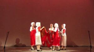 11) "Хоровод с платками" (8 класс)