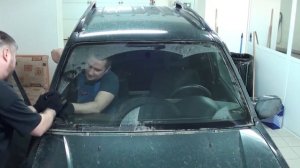 Замена лобового стекла на Suzuki Grand Vitara в Казани.