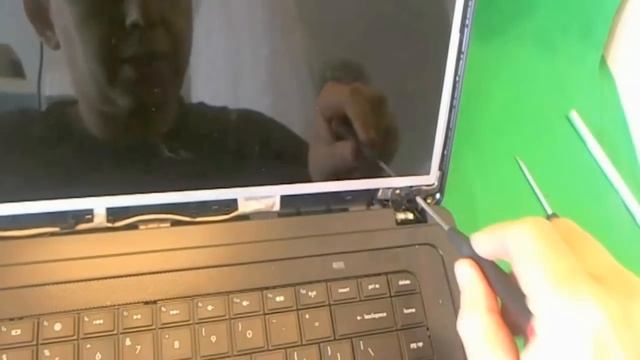 Compaq Presario CQ57 Laptop Screen Replacement Procedure смотреть онлайн